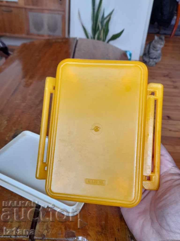 Cutie veche cu alimente - 6