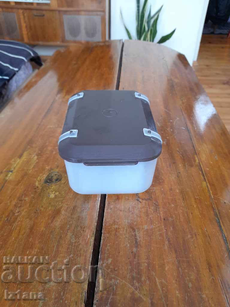 Old food box with price 6.00 BGN | € 3.07 Old food box with price 6.00 BGN | € 3.07