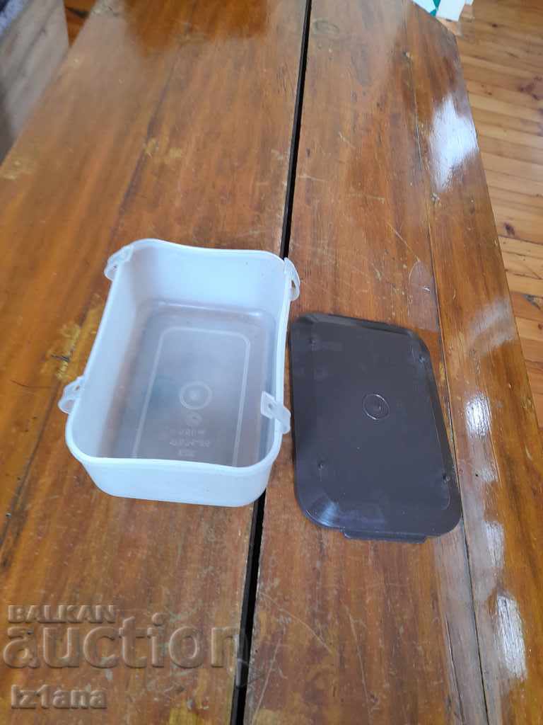 Delivery of Old food box Delivery of Old food box