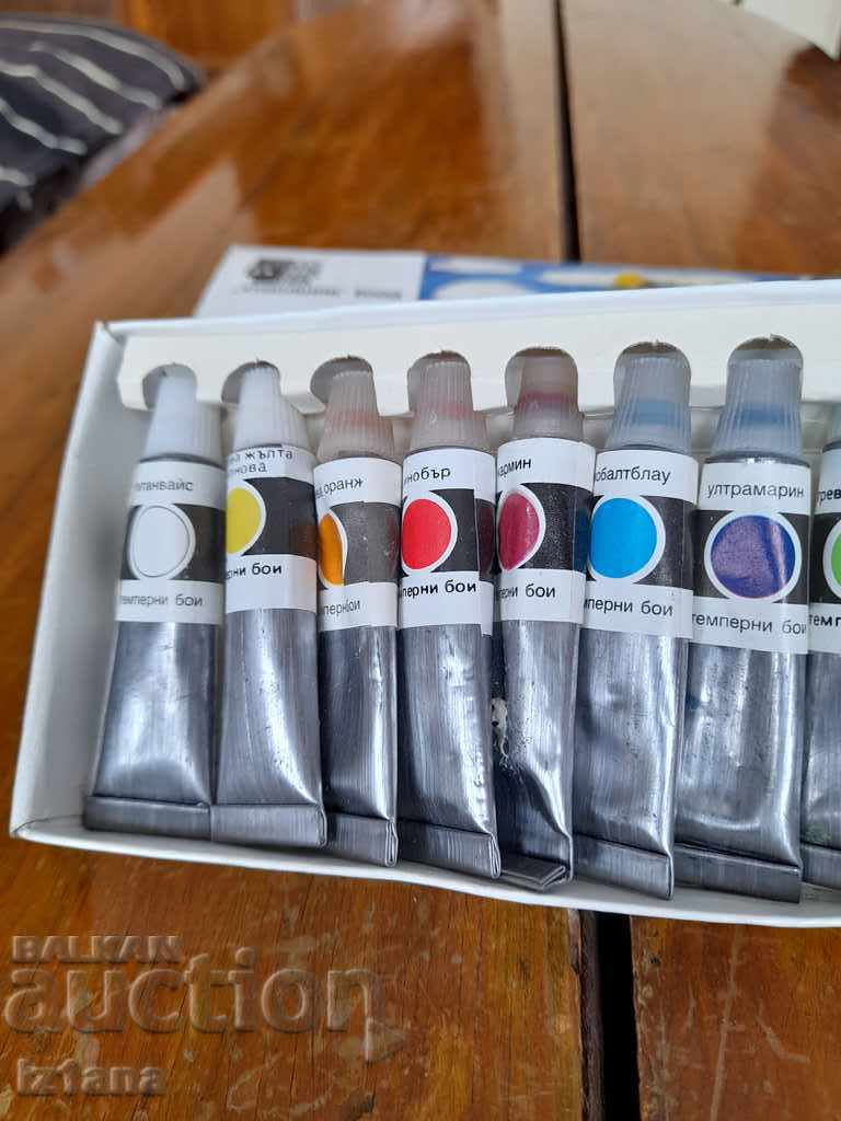 Delivery of Old tempera paints, crayons Delivery of Old tempera paints, crayons