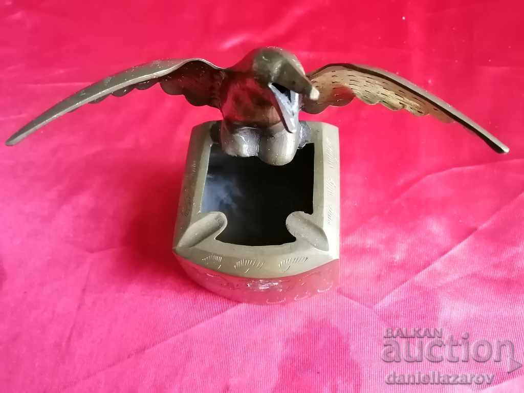 Rare Bronze Ashtray with BIRD Statuette with price 35.00 BGN | € 17.90 Rare Bronze Ashtray with BIRD Statuette with price 35.00 BGN | € 17.90