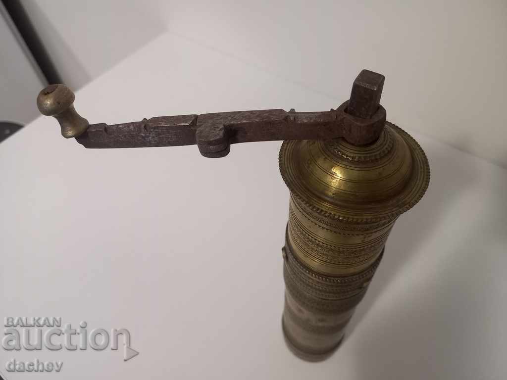 Delivery of Old Ottoman bronze grinder for coffee grinder tugra TUGRI