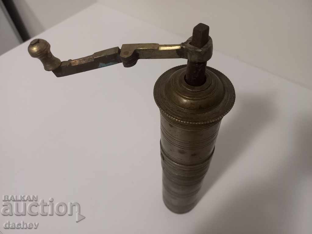 Παράδοση Παλαιός οθωμανικός μπρούτζινος μύλος για μύλο καφέ με TUGRA Παράδοση Παλαιός οθωμανικός μπρούτζινος μύλος για μύλο καφέ με TUGRA