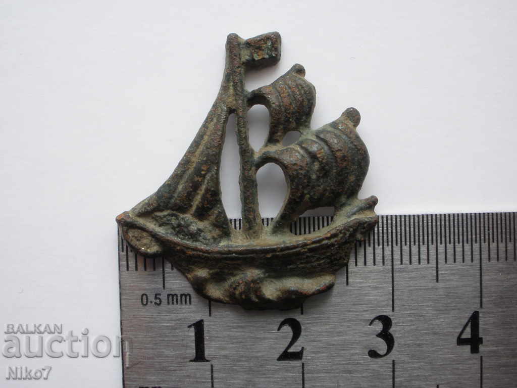 Δημοπρασία Αρχαίο σήμα (cockade) - ιστιοφόρο. Δημοπρασία Αρχαίο σήμα (cockade) - ιστιοφόρο.