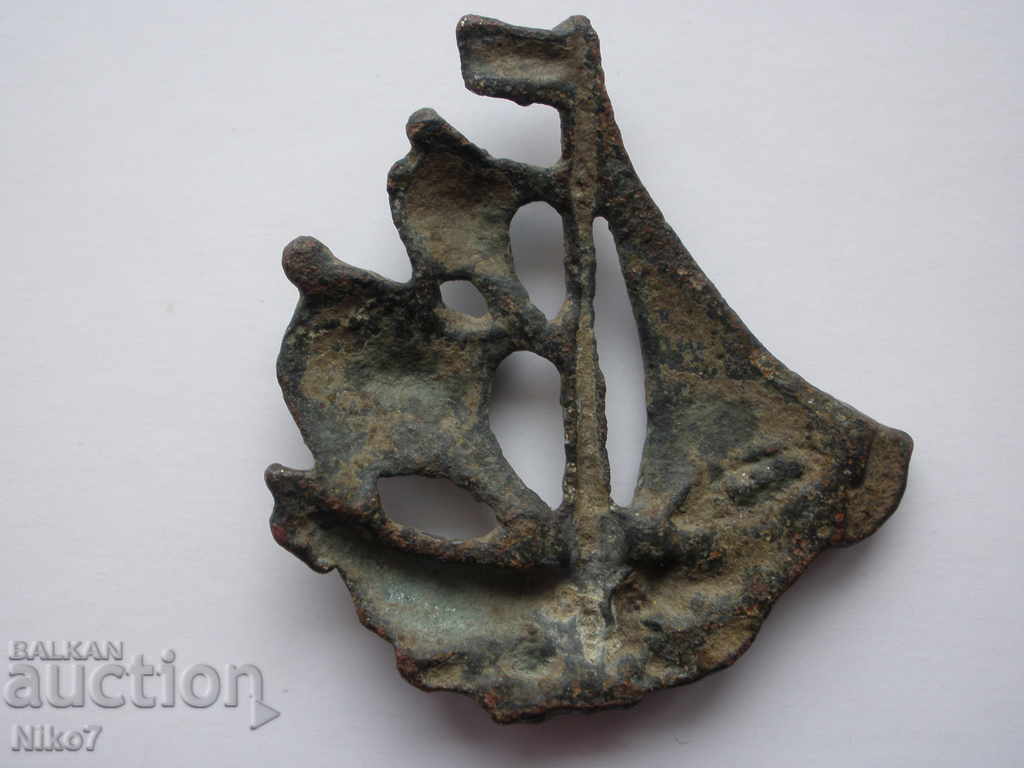 Insigna antică (cocardă) - barcă cu pânze. - 5