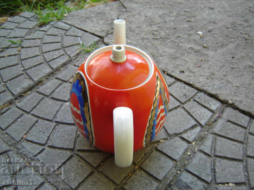 Auction PORCELAIN TEAPOT OF THE USSR Auction PORCELAIN TEAPOT OF THE USSR