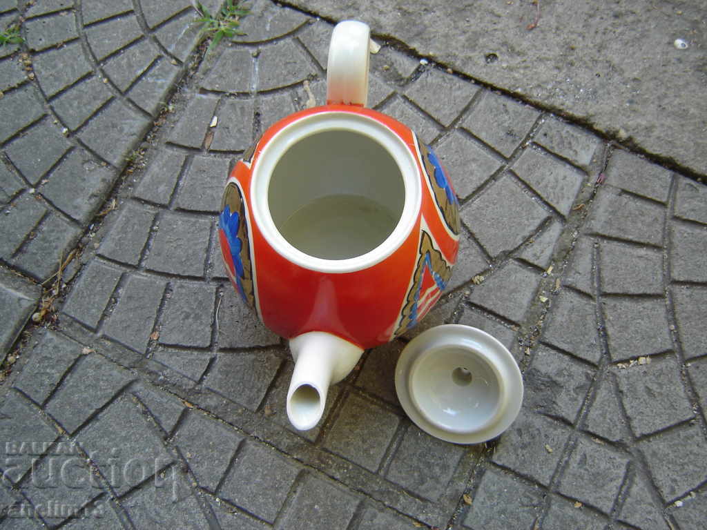 PORCELAIN TEAPOT OF THE USSR - 6 PORCELAIN TEAPOT OF THE USSR - 6