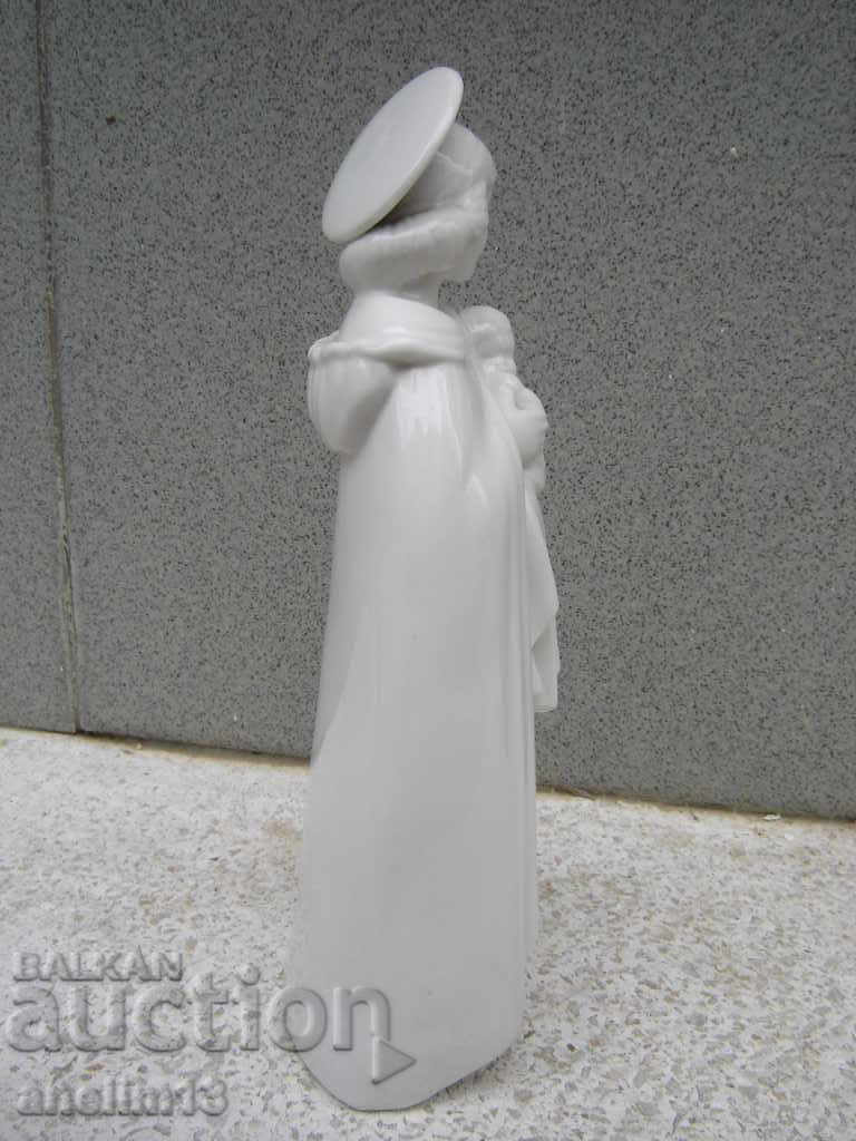 Auction OLD PORCELAIN PORCELAIN FIGURE TECO BOIS DE BREUX Auction OLD PORCELAIN PORCELAIN FIGURE TECO BOIS DE BREUX