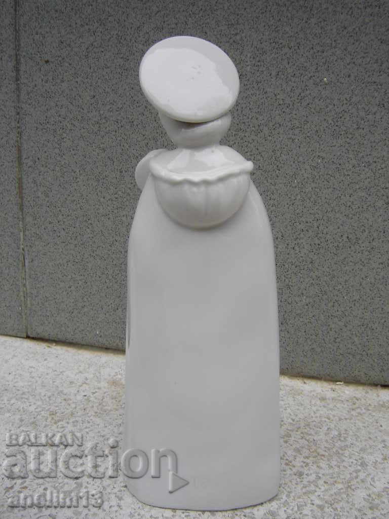 Delivery of OLD PORCELAIN PORCELAIN FIGURE TECO BOIS DE BREUX Delivery of OLD PORCELAIN PORCELAIN FIGURE TECO BOIS DE BREUX