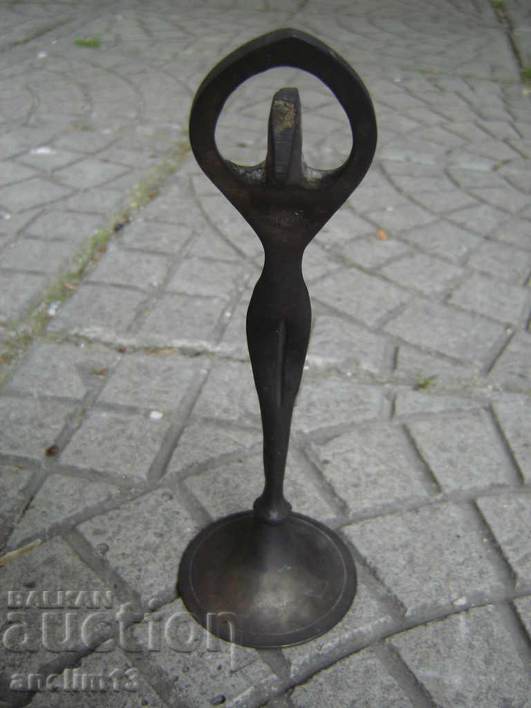 Delivery of BRONZE FIGURE BALLERINA STATUTE Delivery of BRONZE FIGURE BALLERINA STATUTE