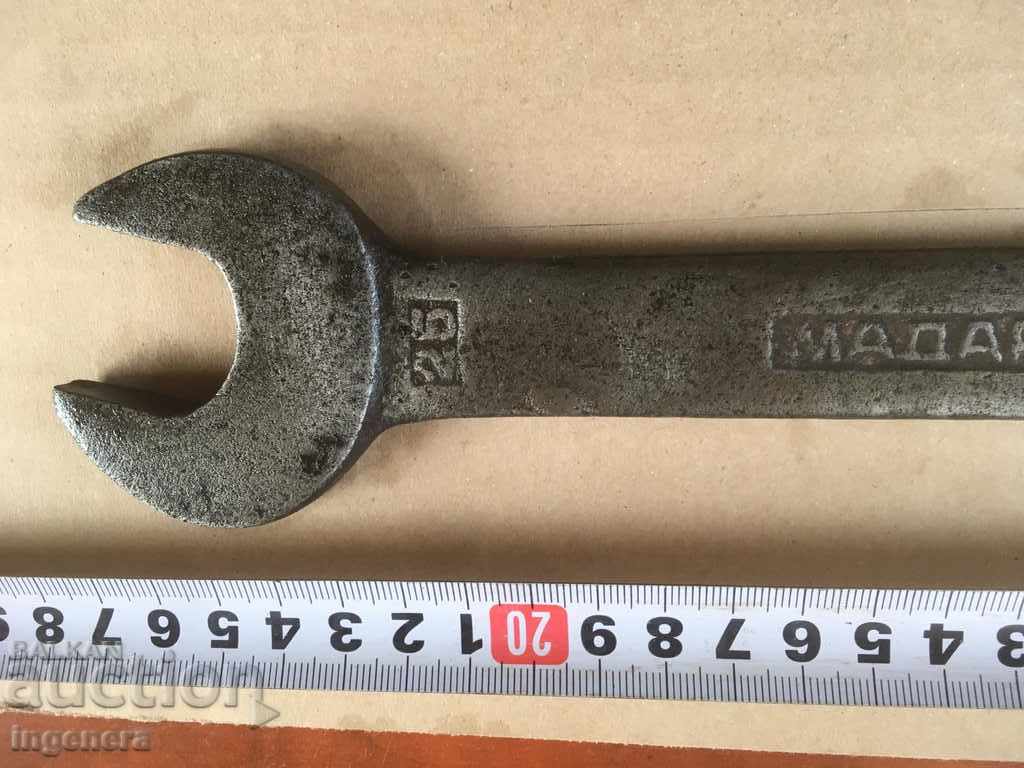 WRENCH BRAND INSTRUMENT MADARA 25/28 BULGARIA with price 12.00 BGN | € 6.14 WRENCH BRAND INSTRUMENT MADARA 25/28 BULGARIA with price 12.00 BGN | € 6.14