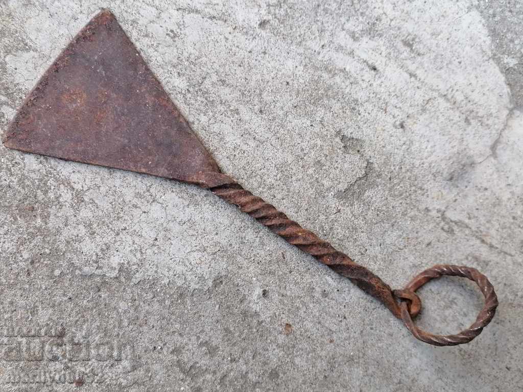 Auction  Gingerbread, gingerbread, gingerbread, gingerbread, wrought iron