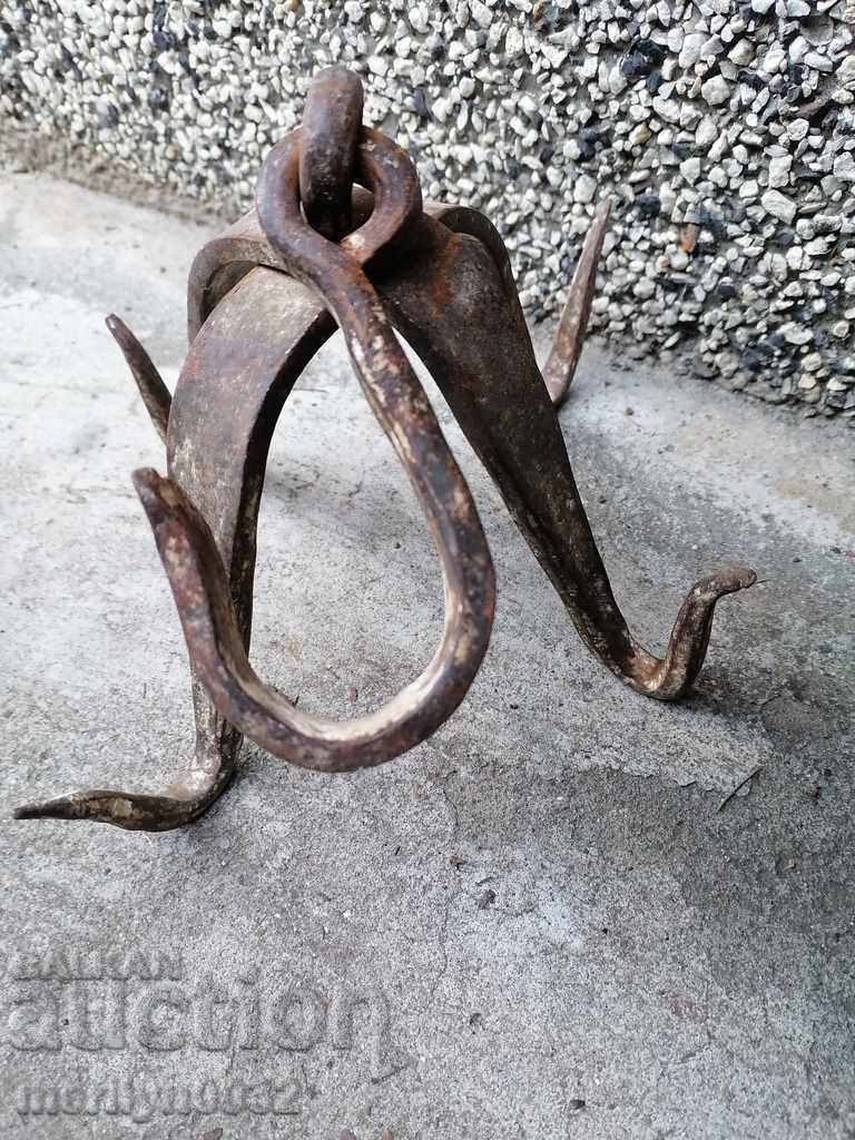 Εκδορά άγκιστρο, άγκιστρο, σφυρήλατο σίδηρο με τιμή 45.00 BGN | € 23.01 Εκδορά άγκιστρο, άγκιστρο, σφυρήλατο σίδηρο με τιμή 45.00 BGN | € 23.01