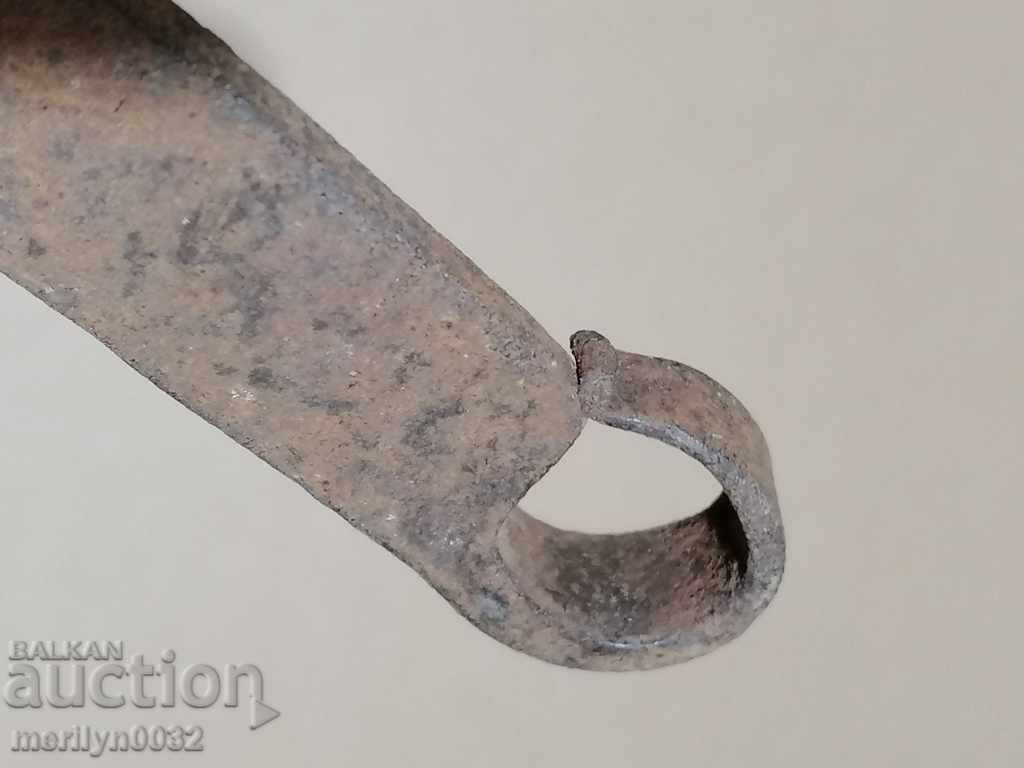 Σφυρήλατο κλειδί ειδικό μυστικό για κλειδαριά λουκέτου κελιού μοναστηριού - 5 Σφυρήλατο κλειδί ειδικό μυστικό για κλειδαριά λουκέτου κελιού μοναστηριού - 5