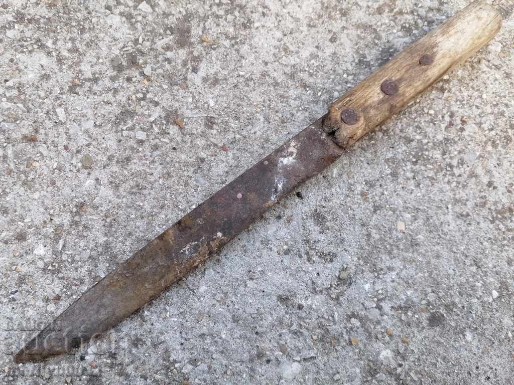 Old hand-forged shepherd's knife kulak dagger with price 59.00 BGN | € 30.17 Old hand-forged shepherd's knife kulak dagger with price 59.00 BGN | € 30.17