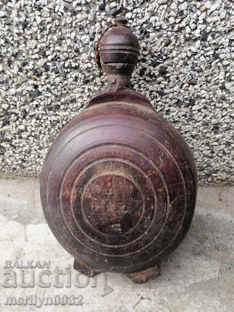 Παλιό ξύλινο δοχείο, βαρέλι, ξύλινο βαρέλι