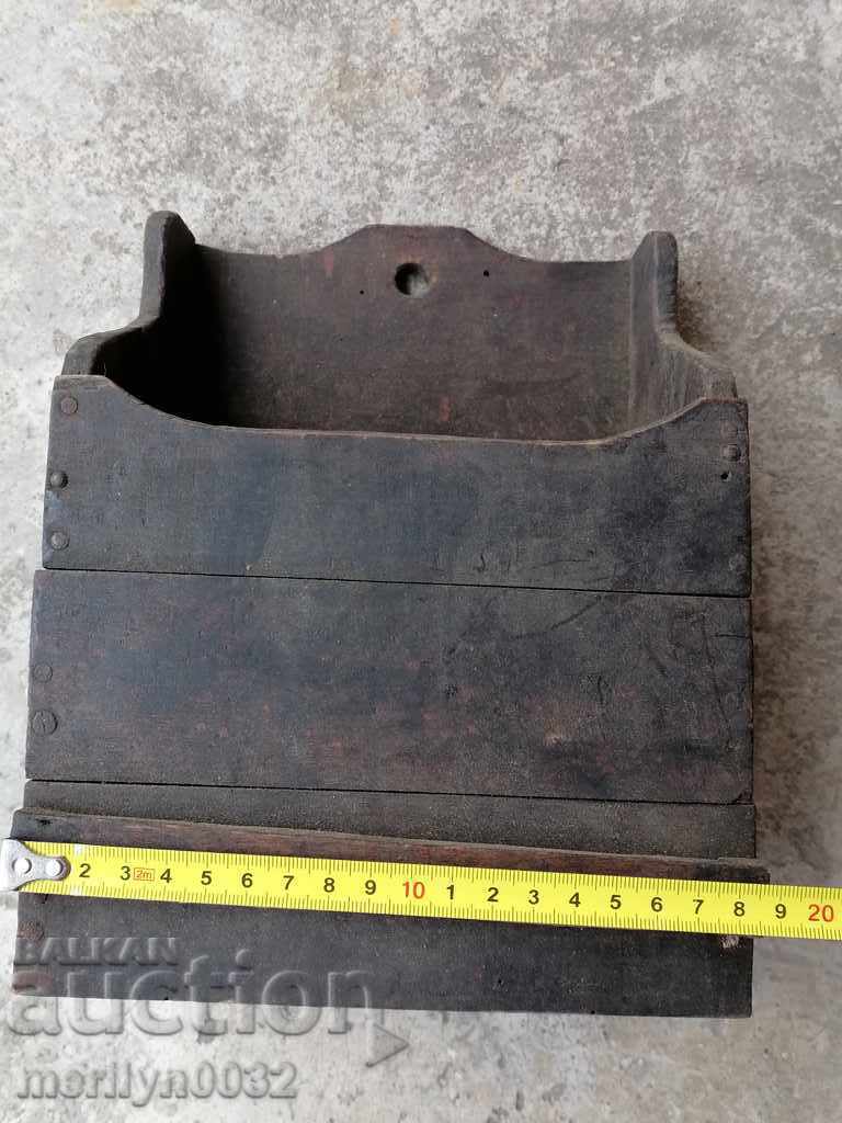 Delivery of Very old wooden spoon box Delivery of Very old wooden spoon box