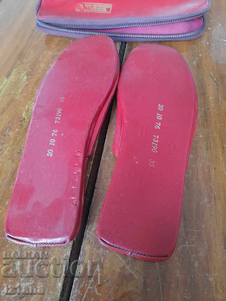 Pantofi vechi, papuci - 6