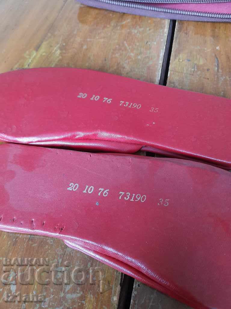 Pantofi vechi, papuci - 7