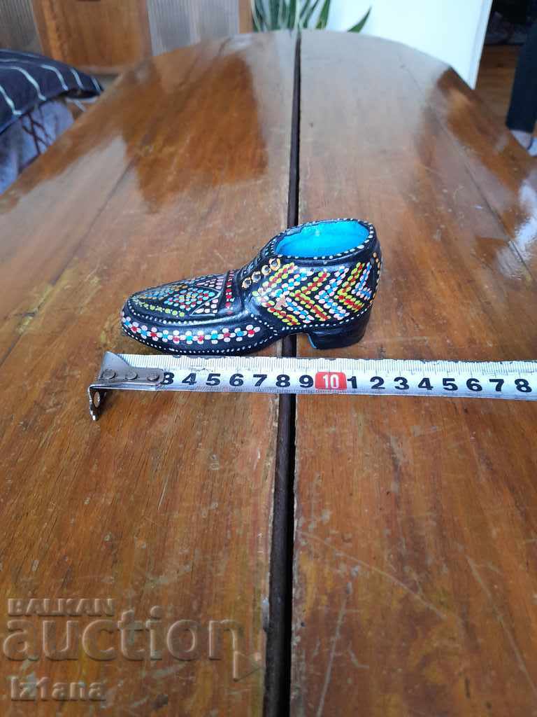 Auction  Old ceramic shoe, decoration