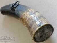 Magazin de pulbere antic de corn cu coarne pentru o pușcă, Pishtov