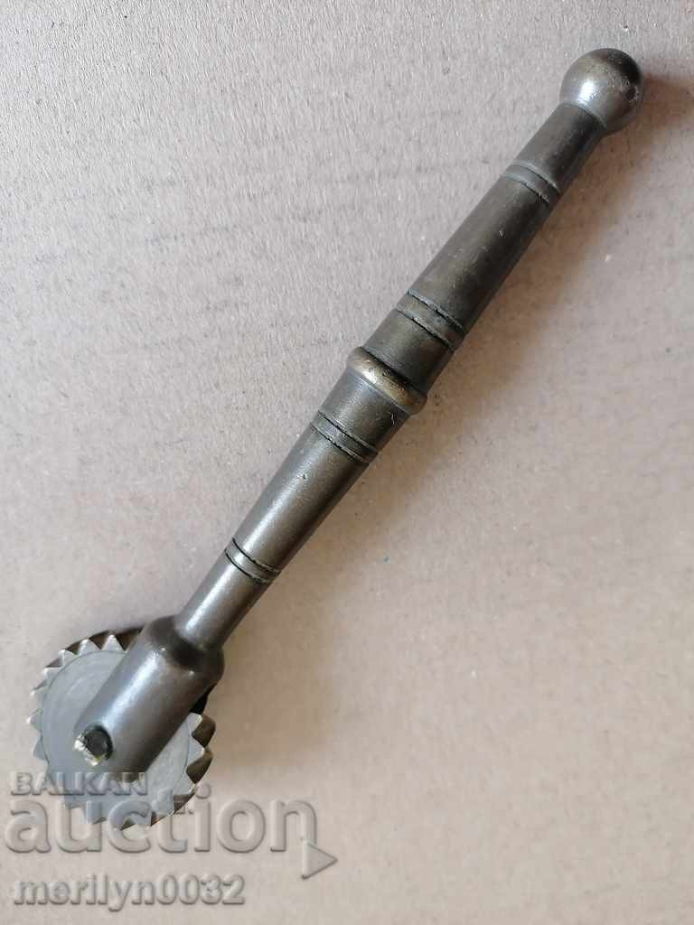 Old cooking tool for cutting dough - 5 Old cooking tool for cutting dough - 5