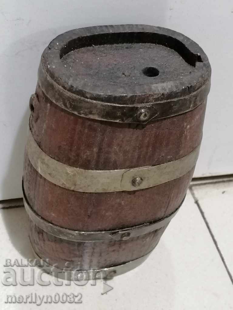 Auction Old pavur, wooden, bukel barrel barrel, bukle Auction Old pavur, wooden, bukel barrel barrel, bukle
