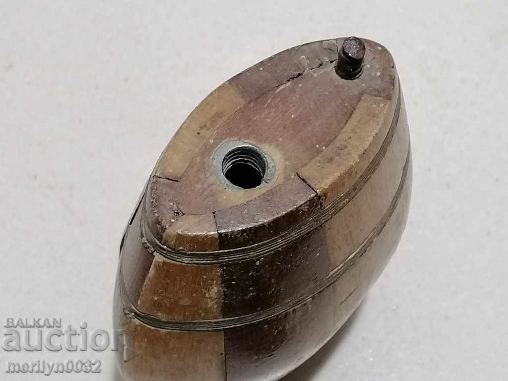 Auction Old pavur, wooden, bukel barrel barrel, bukle Auction Old pavur, wooden, bukel barrel barrel, bukle
