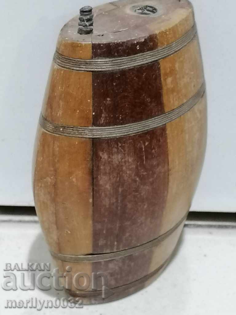 Delivery of Old pavur, wooden, bukel barrel barrel, bukle Delivery of Old pavur, wooden, bukel barrel barrel, bukle