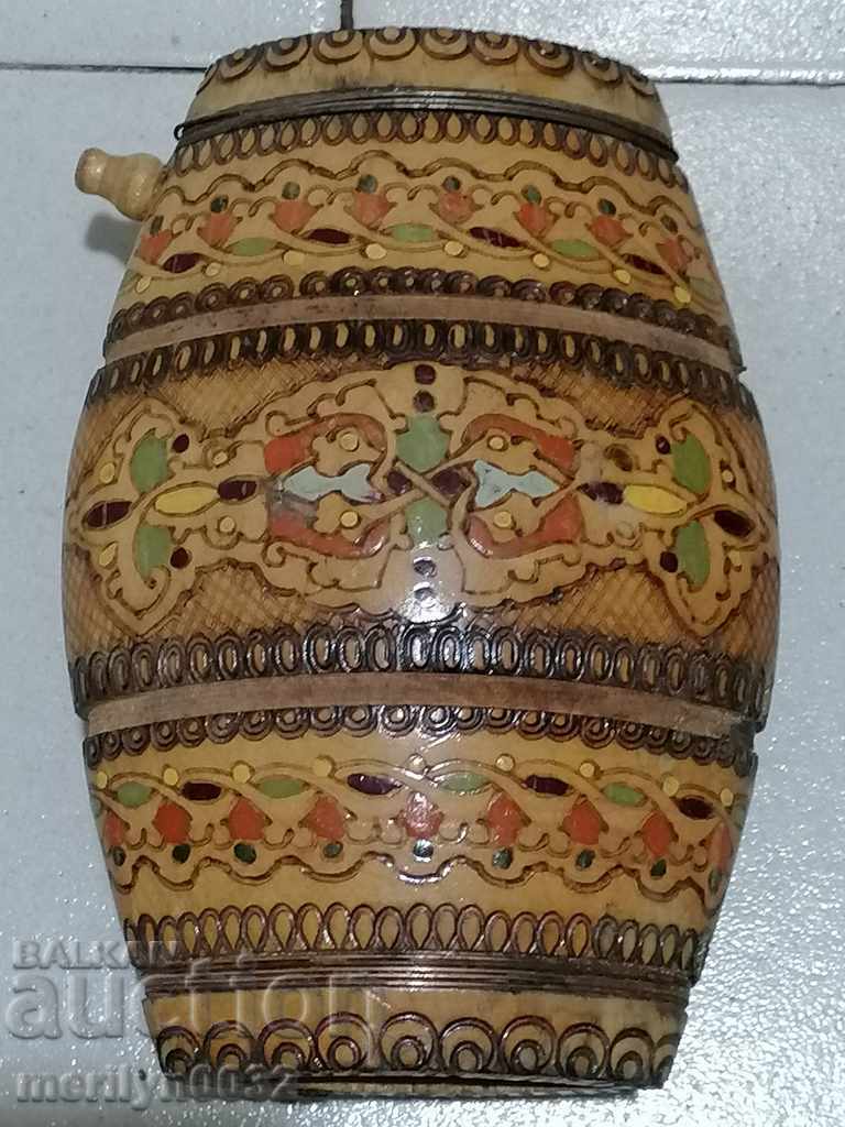 Auction  Old pyrographed pavur wooden buckle barrel barrel