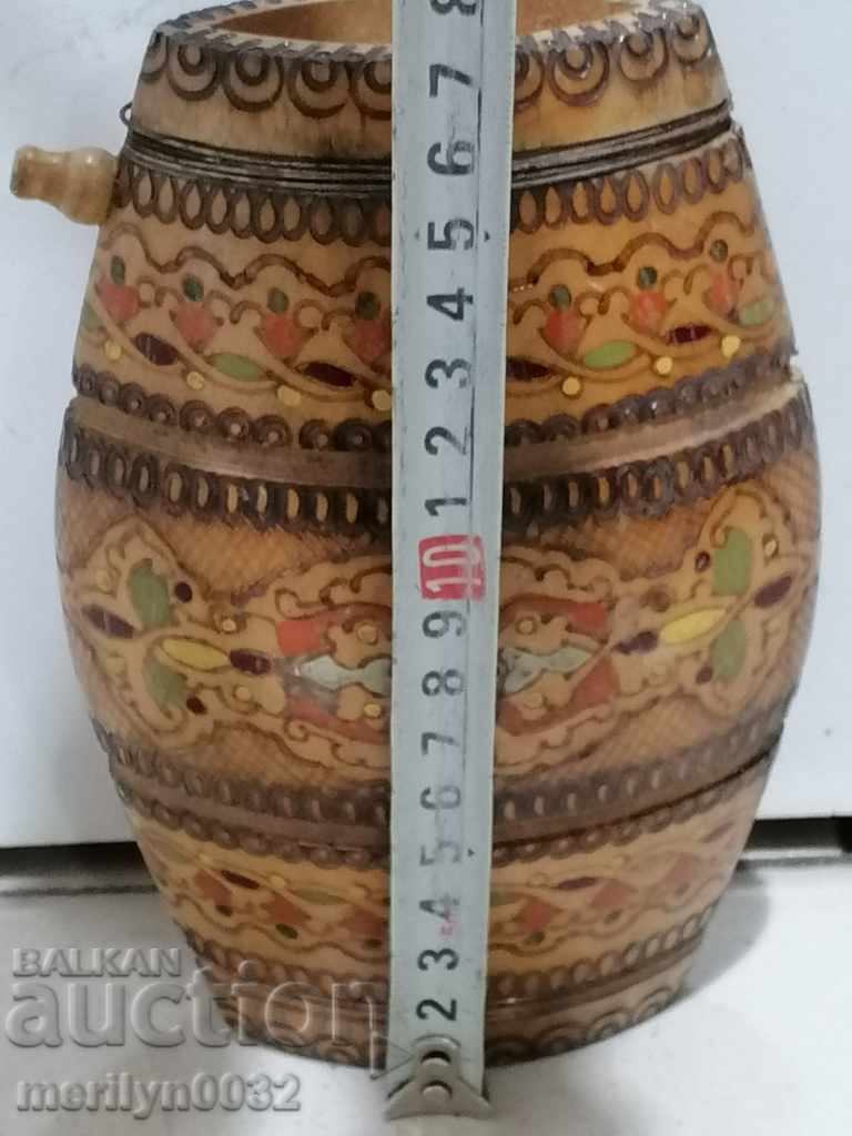 Delivery of Old pyrographed pavur wooden buckle barrel barrel