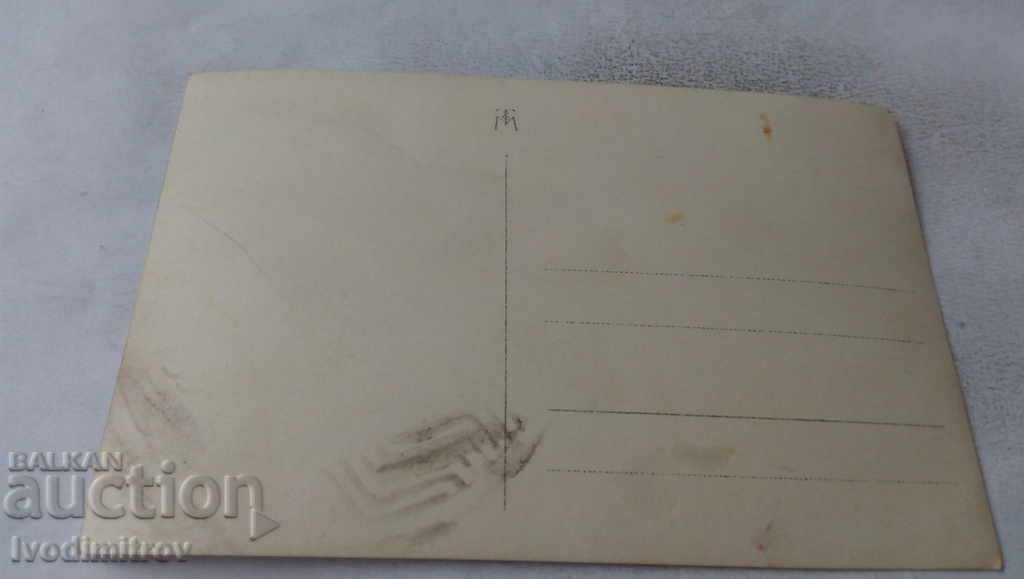 Φωτογραφία Μεσημβρία Κορίτσια και αγόρια σε έναν βράχο στην ακτή με τιμή 3.65 BGN | € 1.87 Φωτογραφία Μεσημβρία Κορίτσια και αγόρια σε έναν βράχο στην ακτή με τιμή 3.65 BGN | € 1.87