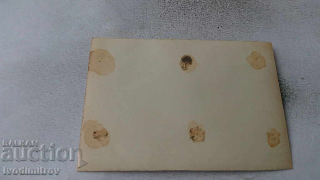 Φωτογραφία Άνδρες στο πάρκο με τιμή 1.65 BGN | € 0.84 Φωτογραφία Άνδρες στο πάρκο με τιμή 1.65 BGN | € 0.84