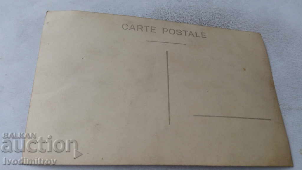 Φωτογραφία Δύο γυναίκες και παιδιά σε ένα παγκάκι με τιμή 1.35 BGN | € 0.69 Φωτογραφία Δύο γυναίκες και παιδιά σε ένα παγκάκι με τιμή 1.35 BGN | € 0.69