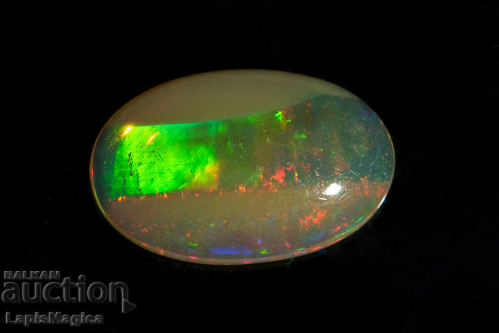 Opal etiopian oval de 2,9 ct