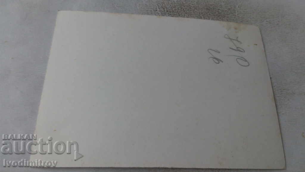 Φωτογραφία Νεόνυμφοι και οι φίλοι τους με τιμή 1.35 BGN | € 0.69