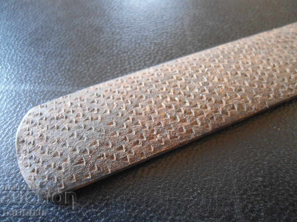 Old shoe file with price 3.00 BGN | € 1.53 Old shoe file with price 3.00 BGN | € 1.53