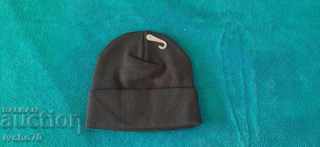 Winter polar hat with price 5.00 BGN | € 2.56 Winter polar hat with price 5.00 BGN | € 2.56