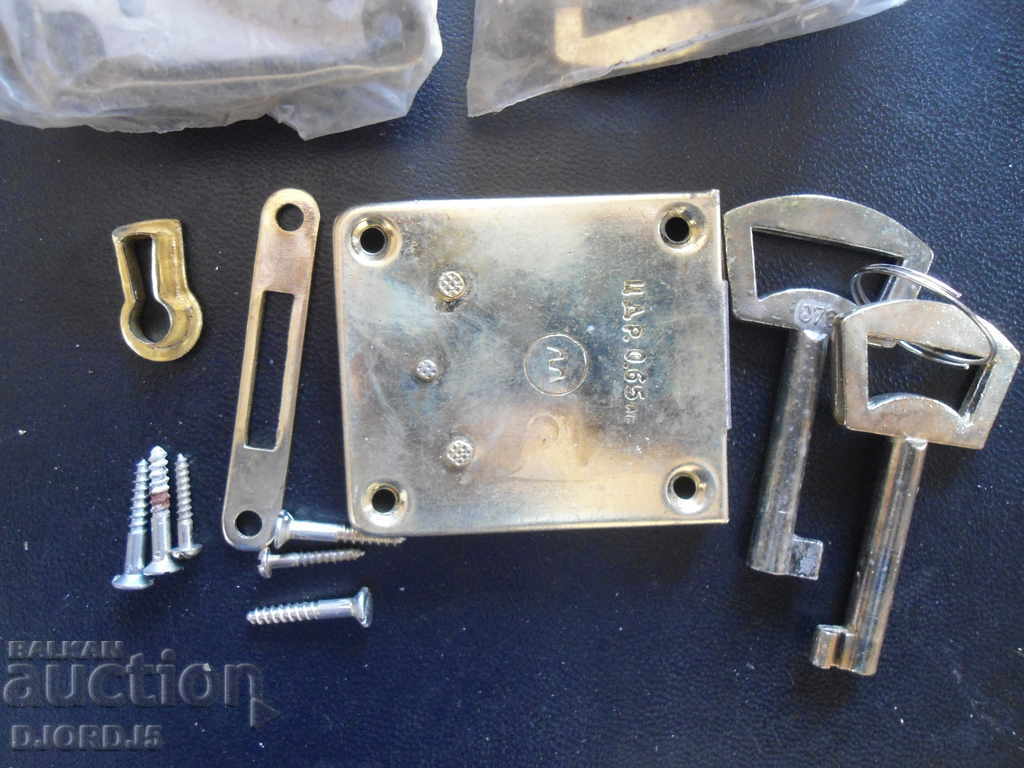Old small locks, locks, 5 pieces with price 12.00 BGN | € 6.14 Old small locks, locks, 5 pieces with price 12.00 BGN | € 6.14