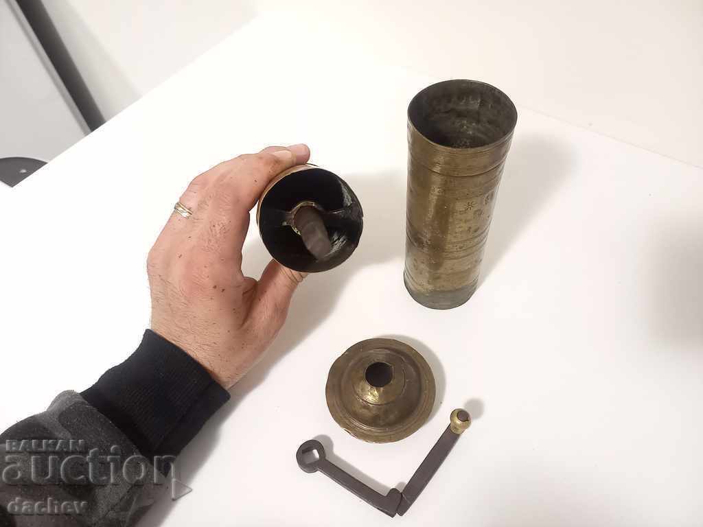Rasnita otomana veche din bronz pentru rasnita cafea tugra TUGRI - 6 Rasnita otomana veche din bronz pentru rasnita cafea tugra TUGRI - 6