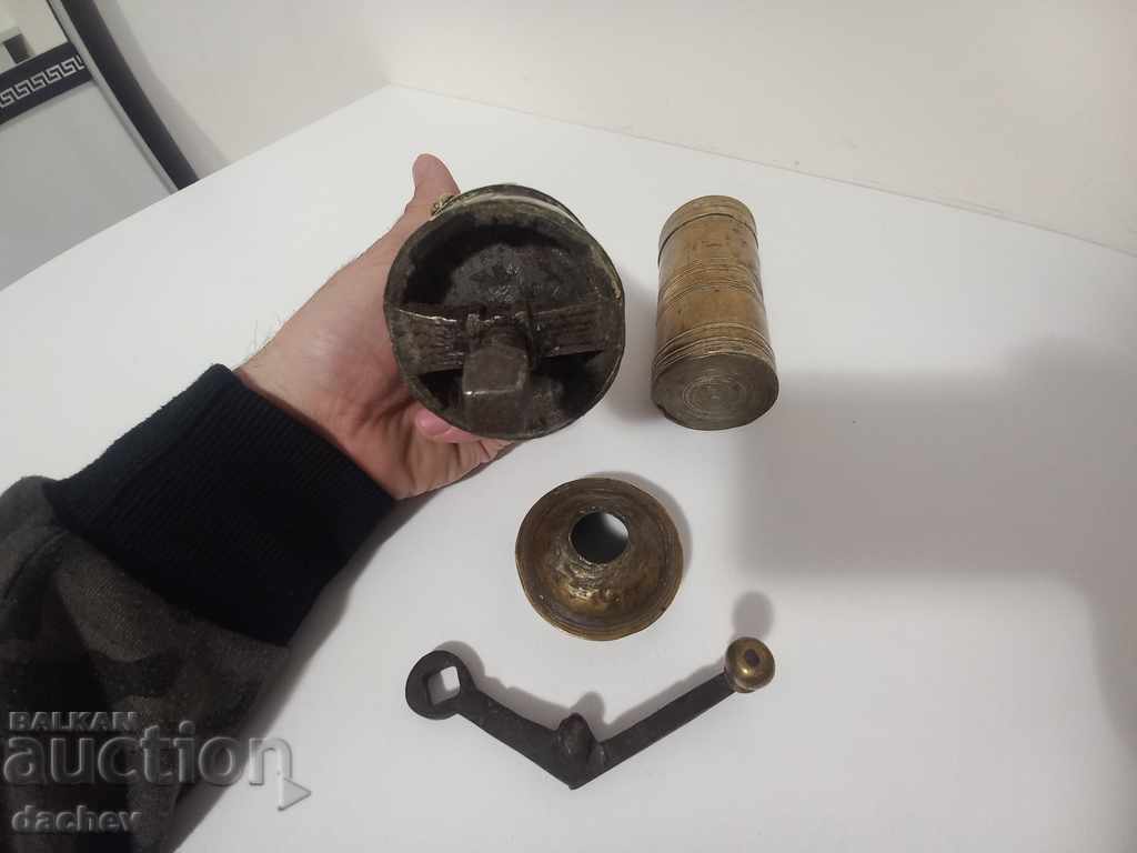 Old Ottoman bronze grinder for coffee grinder tugra TUGRI - 5 Old Ottoman bronze grinder for coffee grinder tugra TUGRI - 5