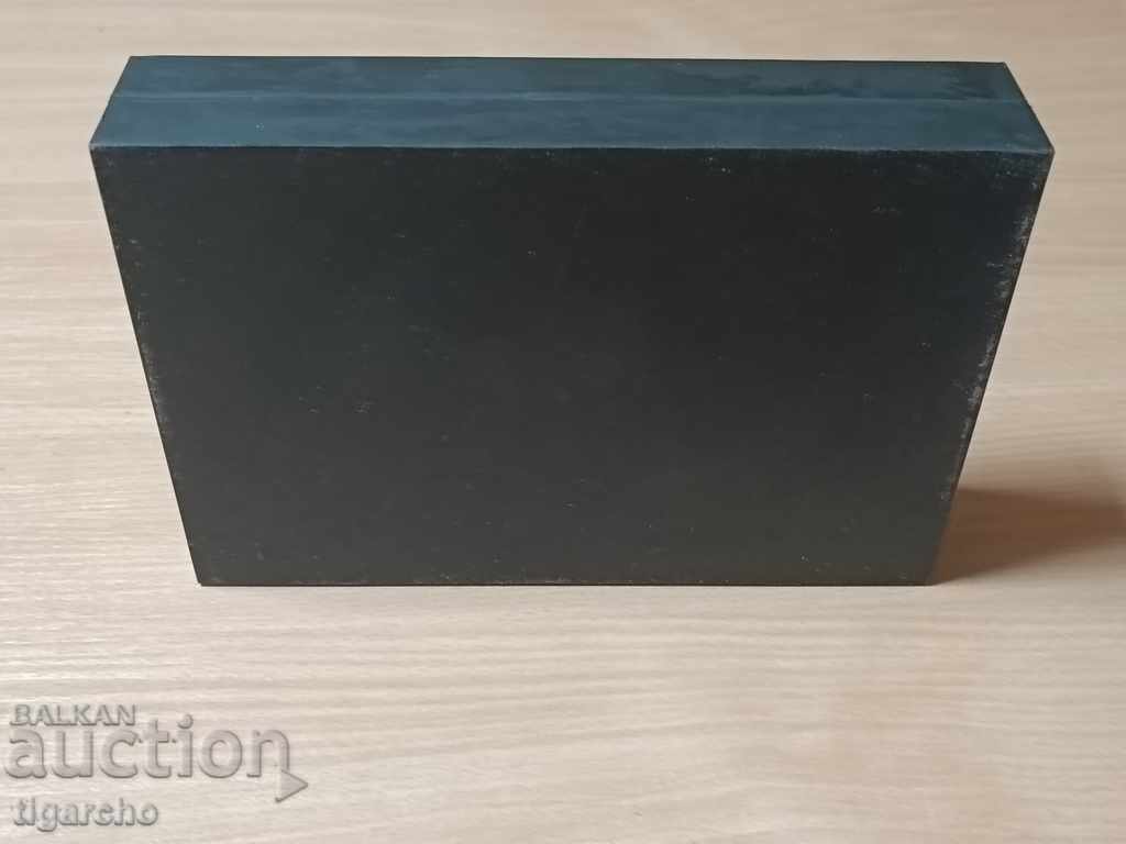 Delivery of DuPont lighter box Delivery of DuPont lighter box