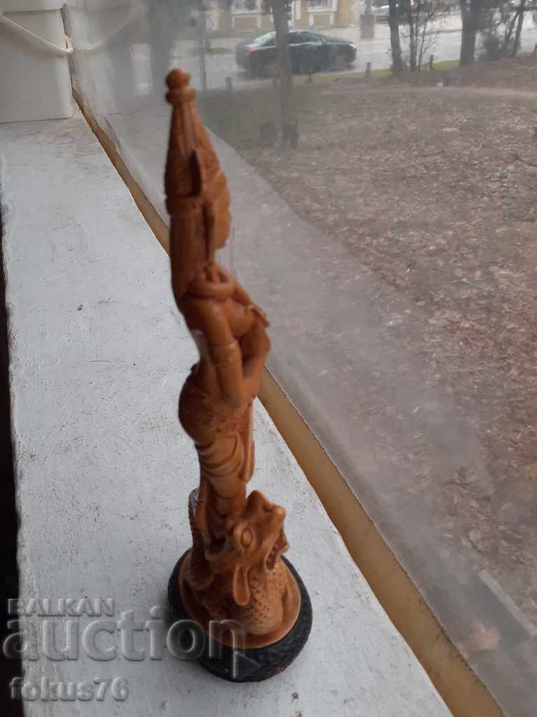 Auction An old statuette of a Chinese figure paste resin Auction An old statuette of a Chinese figure paste resin