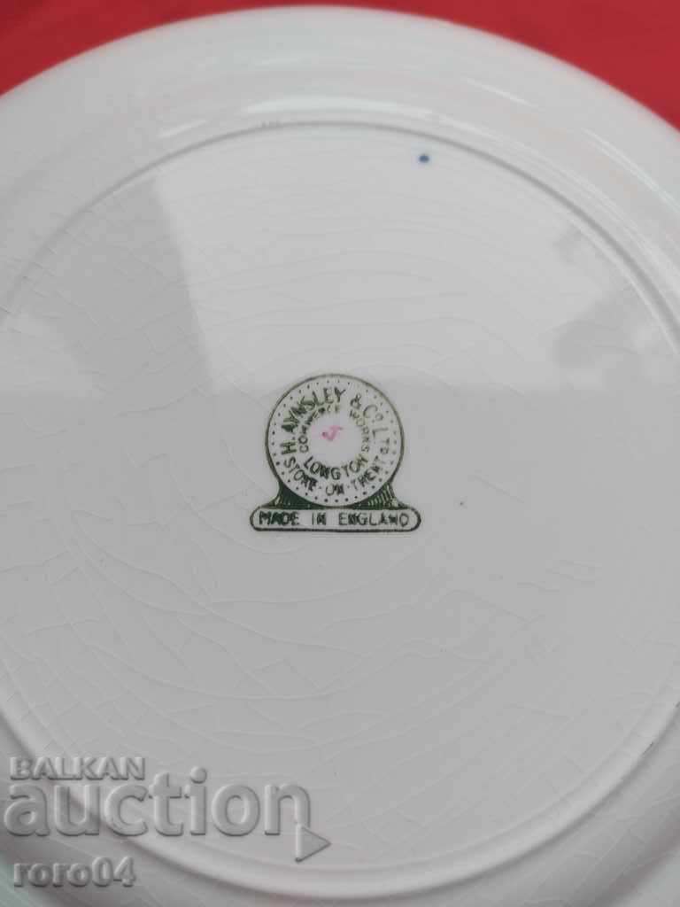 PLATE - PORCELAIN - OLD ENGLAND - 6