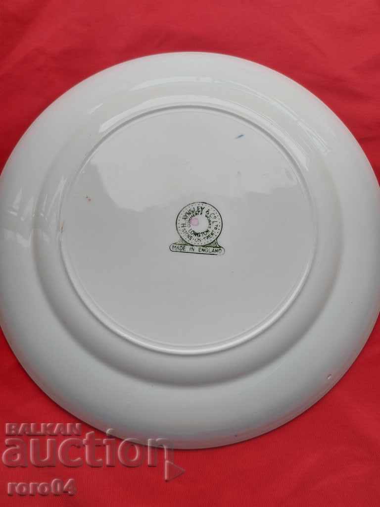 PLATE - PORCELAIN - OLD ENGLAND - 5