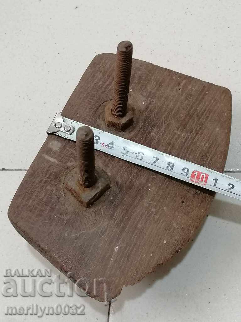 Delivery of Antique carpenter grater primitive Delivery of Antique carpenter grater primitive