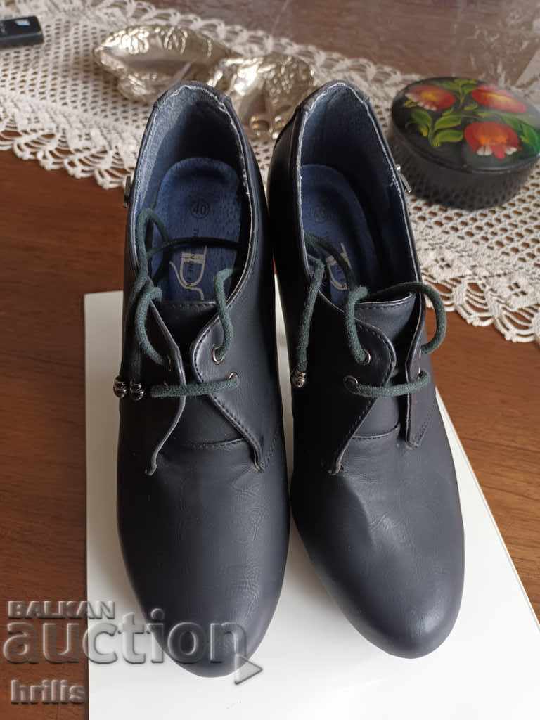 Livrarea CIZME ELEGANTE DAMA PIELE VERABILA Livrarea CIZME ELEGANTE DAMA PIELE VERABILA