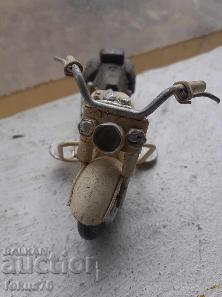 Δημοπρασία Μοτοσικλέτα παλιό μοντέλο παιχνιδιών κασσίτερου μακέτα λευκό για συλλογή Δημοπρασία Μοτοσικλέτα παλιό μοντέλο παιχνιδιών κασσίτερου μακέτα λευκό για συλλογή