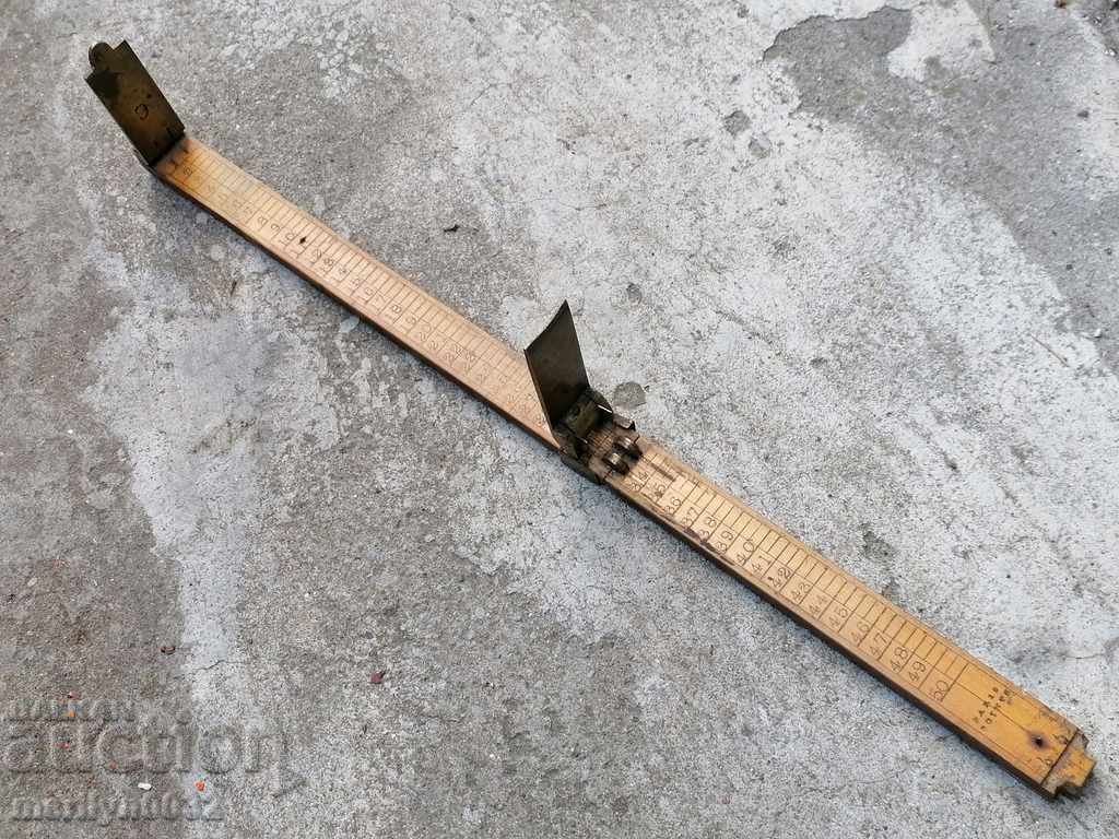 Delivery of Old device for measuring the dimensions of small objects Delivery of Old device for measuring the dimensions of small objects