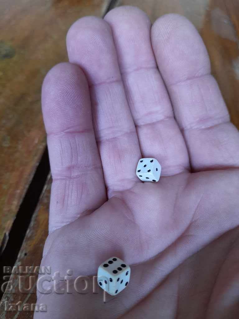 Old dice for backgammon with price 28.00 BGN | € 14.32 Old dice for backgammon with price 28.00 BGN | € 14.32